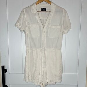 Abercrombie & Fitch Cream Romper Size Medium